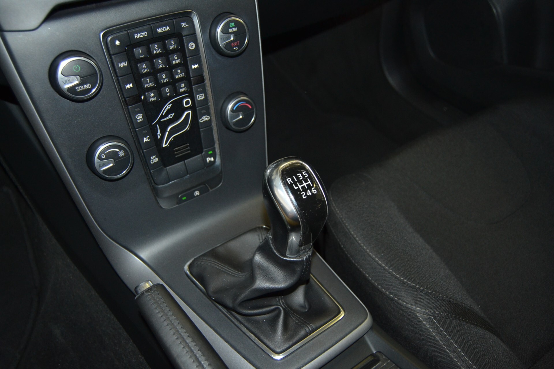 Volvo V40 D2 1.6D Momentum Tagliandi/Navi/Cruise/PDK