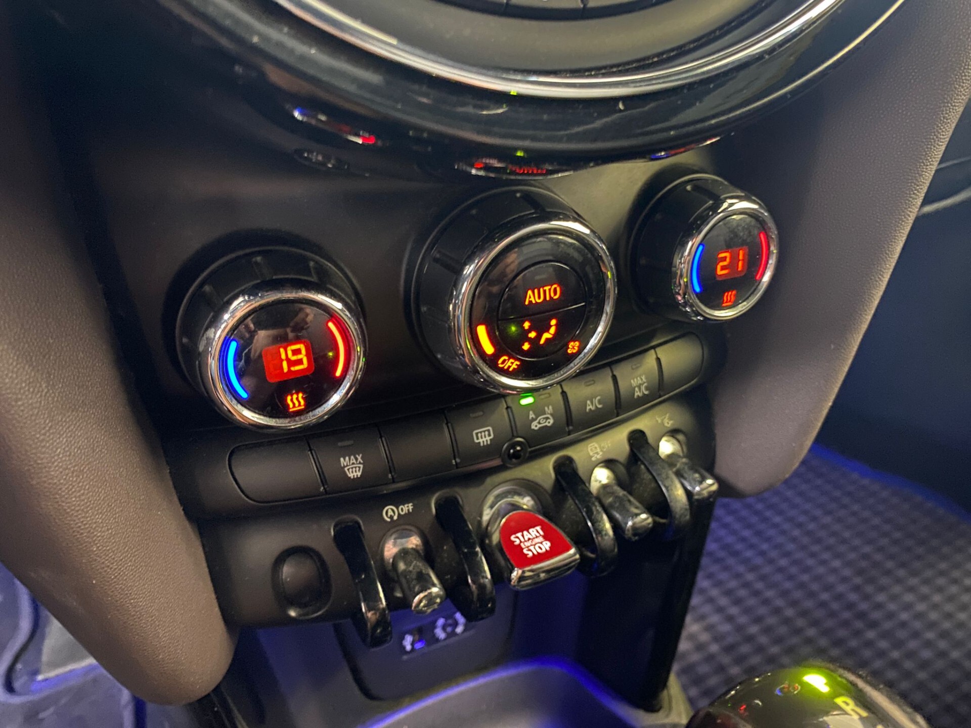 Mini Cooper 1.5Diesel HYPE Navi/Pelle/Xenon/C.Auto 