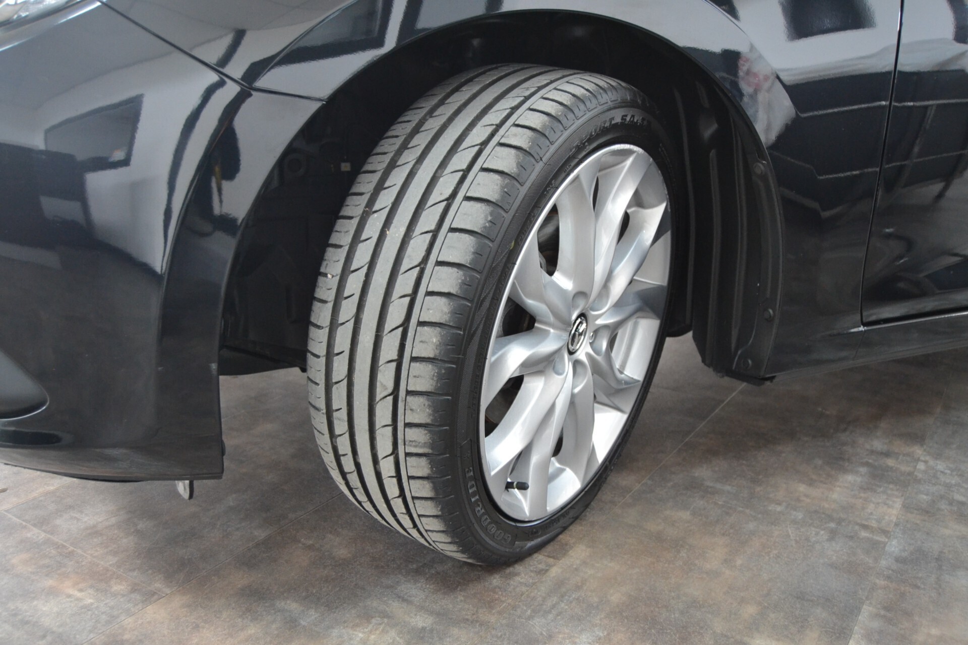 Mazda3 1.5 Skyactiv-D Exceed Cruise/Xenon/UNIPRO