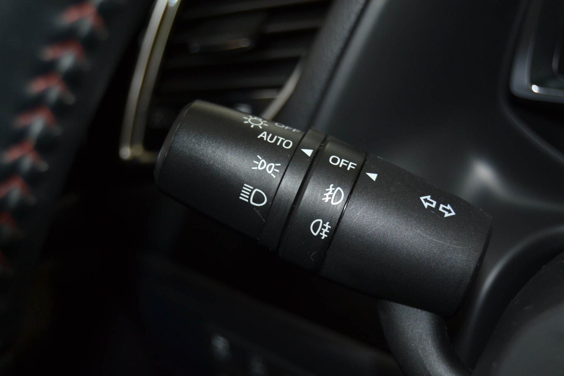 Mazda3 1.5 Skyactiv-D Exceed Cruise/Xenon/UNIPRO