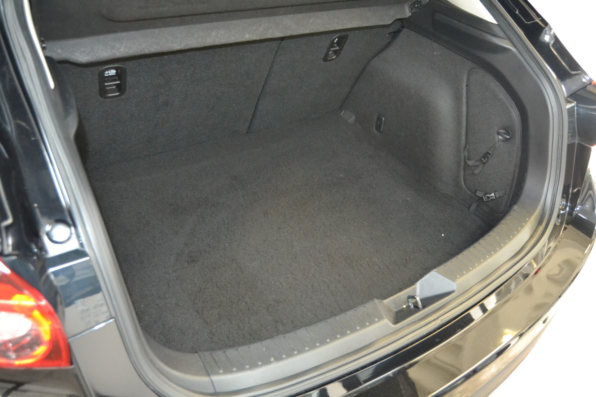 Mazda3 1.5 Skyactiv-D Exceed Cruise/Xenon/UNIPRO