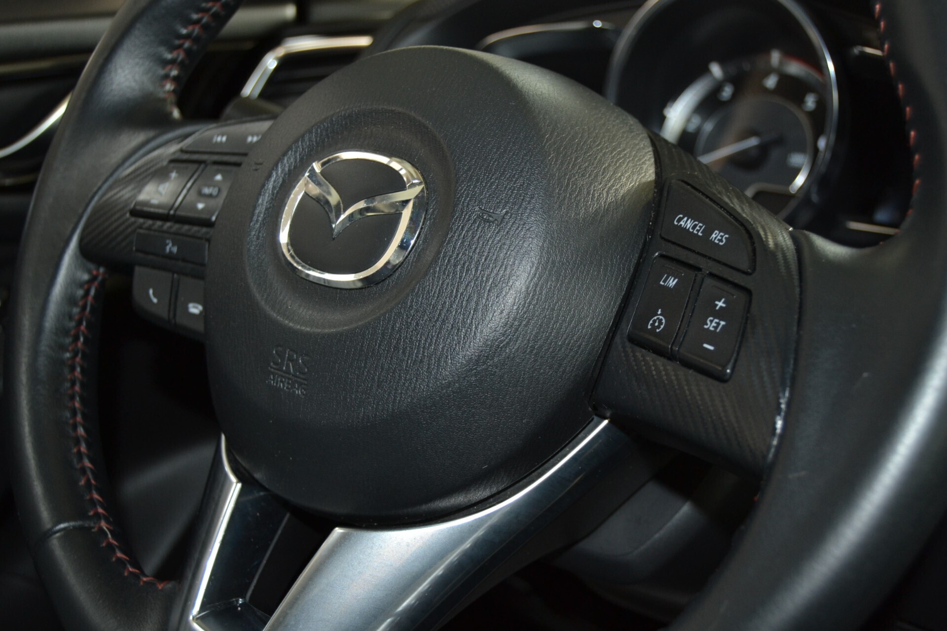 Mazda3 1.5 Skyactiv-D Exceed Cruise/Xenon/UNIPRO