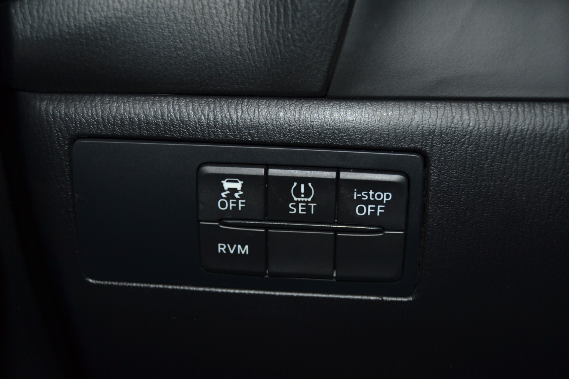 Mazda3 1.5 Skyactiv-D Exceed Cruise/Xenon/UNIPRO