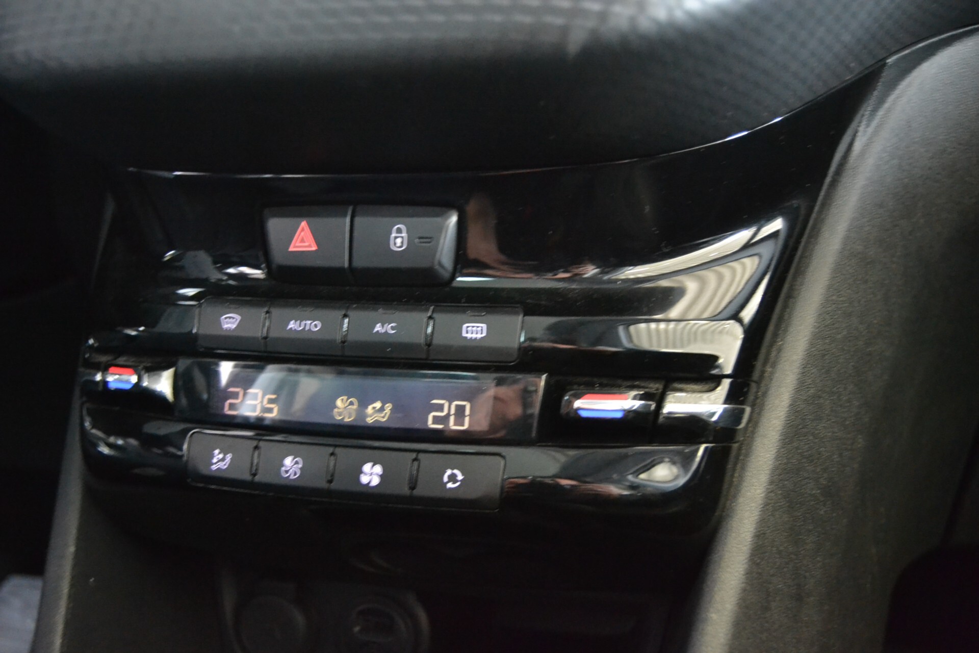 Peugeot 2008  1.6 BlueHDi Allure Navi/Cruise/KMDOC