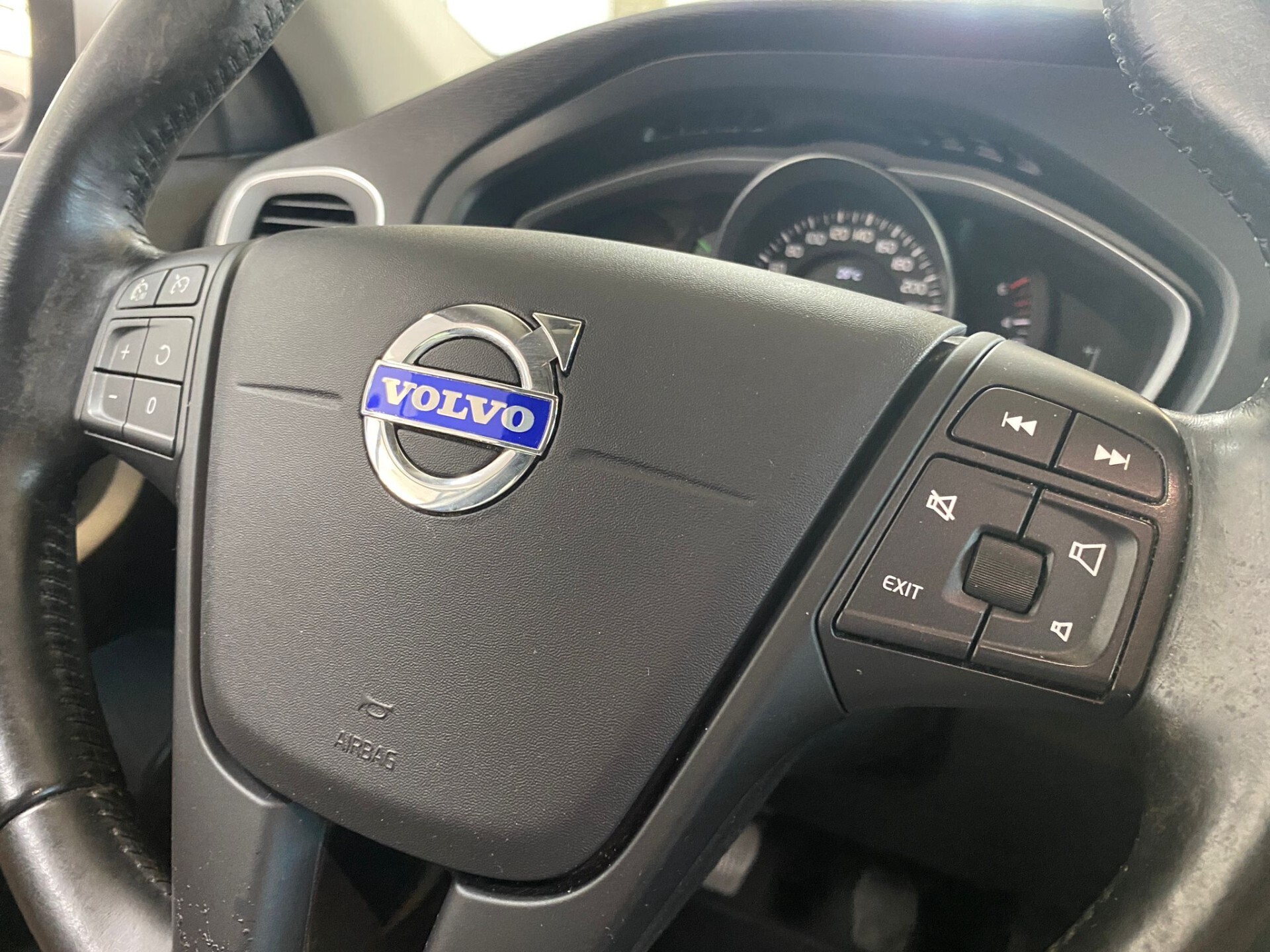 Volvo V40 D2 1.6 Business UniPro/Cruise/KMDOC
