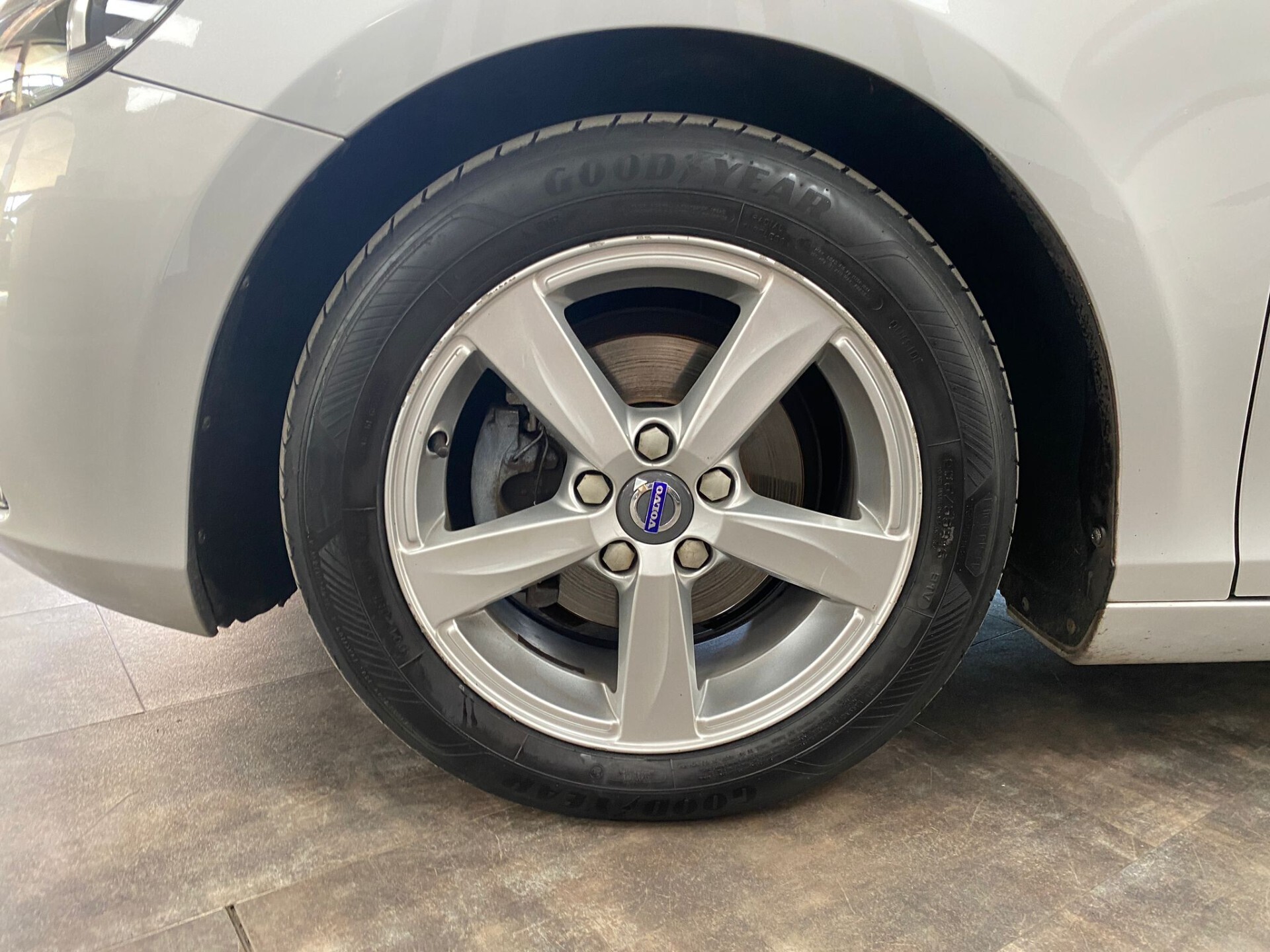Volvo V40 D2 1.6 Business UniPro/Cruise/KMDOC