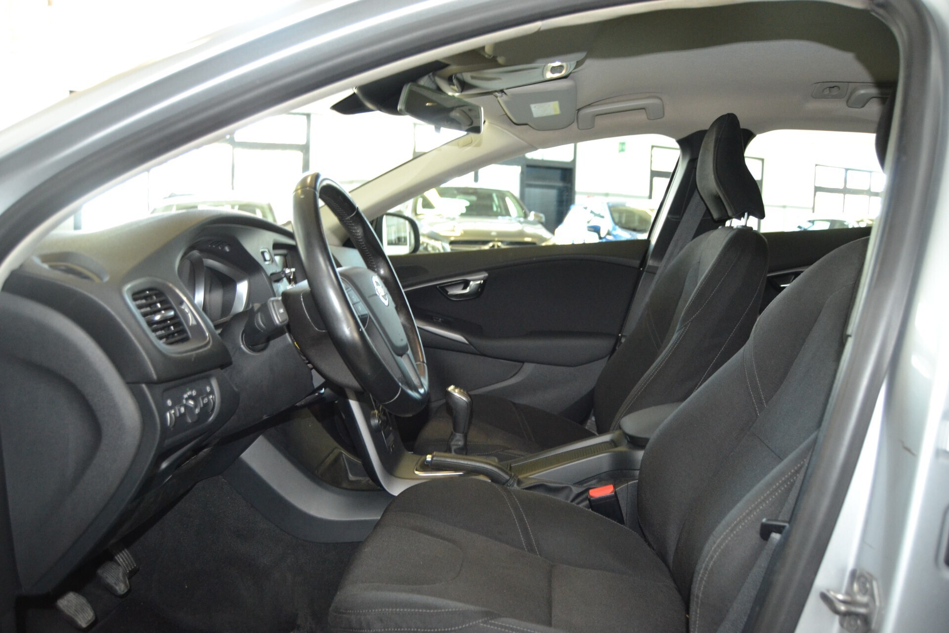 Volvo V40 D2 1.6 Business UniPro/Cruise/KMDOC