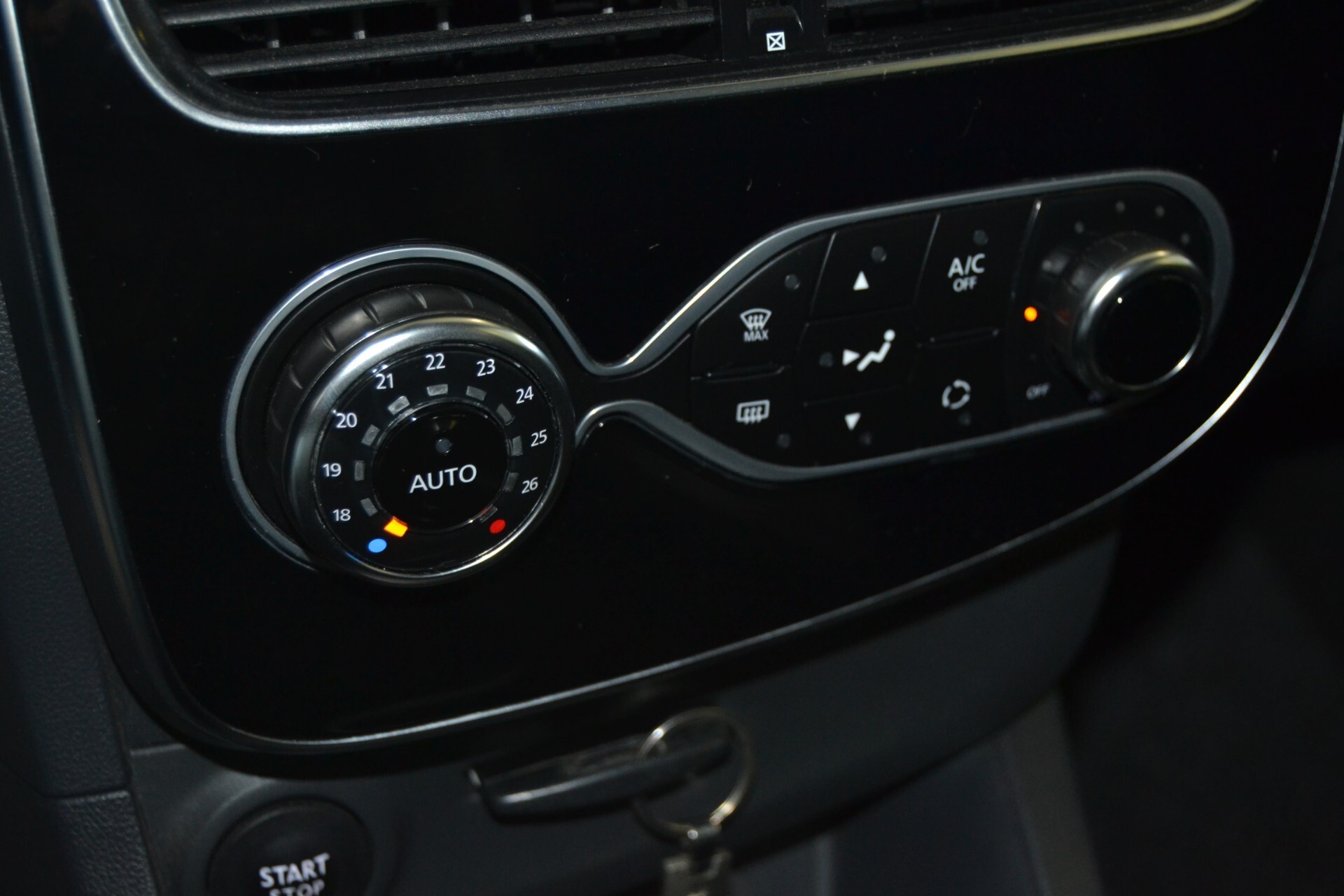 Renault Clio 1.5 dCi 75 CV Intens Navi/Xenon/Cruise/T.cam