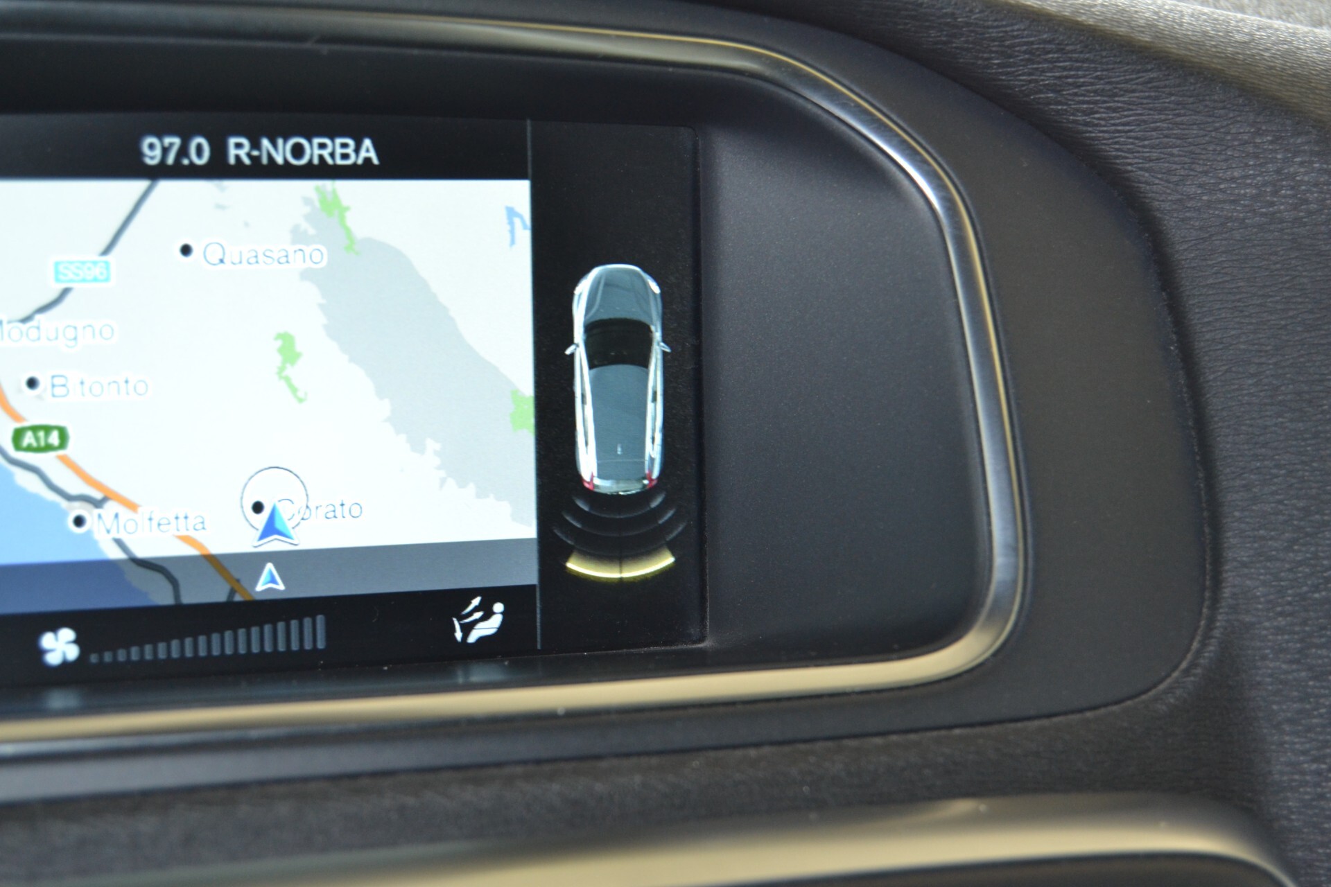 Volvo V40 D2 1.6 R-Design UniPro/Navi/Xenon/Cruse/Pelle