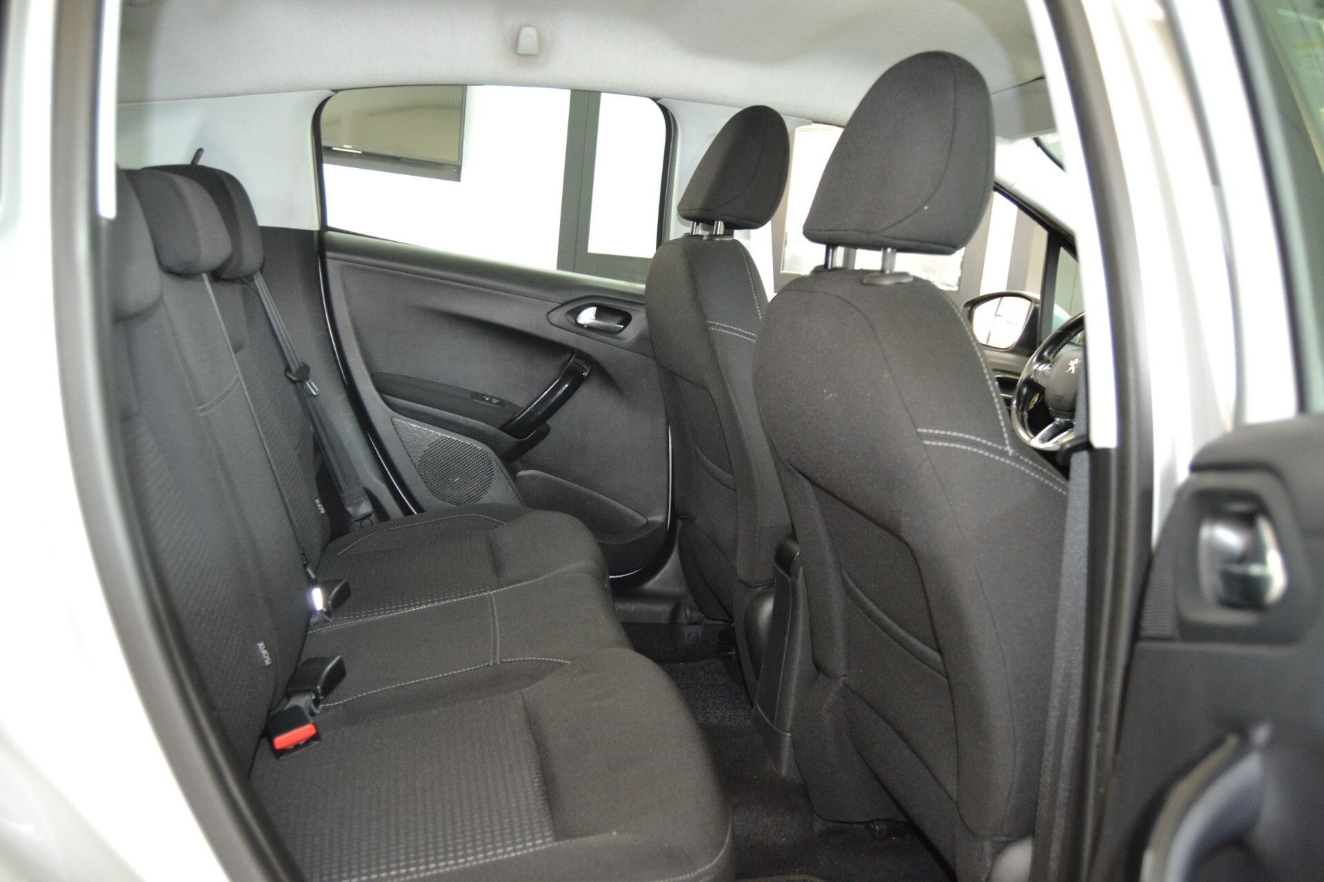 Peugeot 208 BlueHDi 75 5P Allure Navi/UniPRO/KMDOC