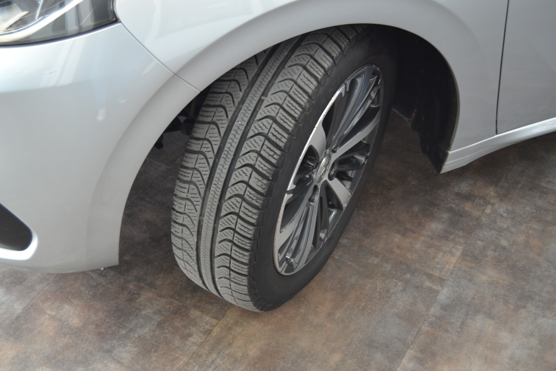 Peugeot 208 BlueHDi 75 5P Allure Navi/UniPRO/KMDOC