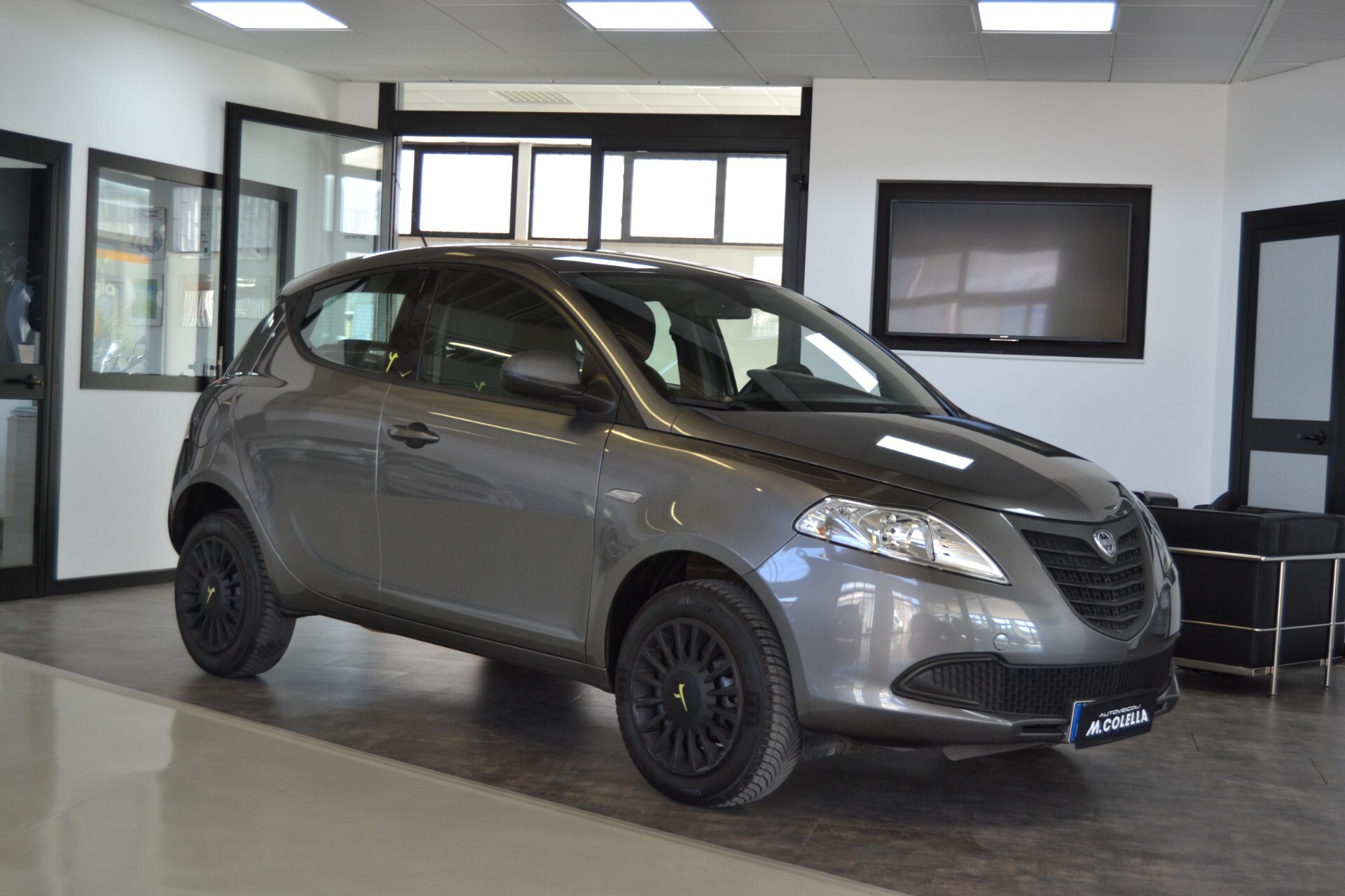 Lancia Ypsilon 0.9 TwinAir 85 CV 5 porte Metano Ecochic Elefantino