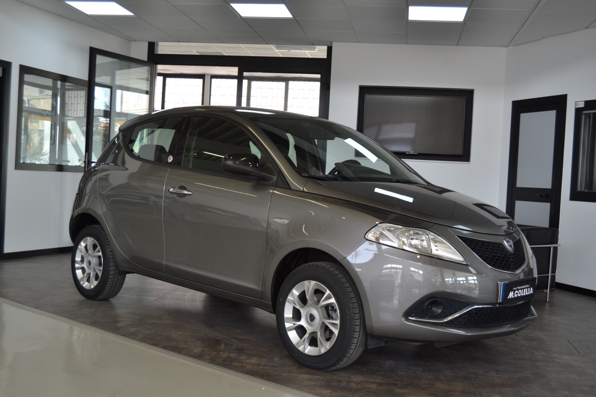 Lancia Ypsilon 0.9 TwinAir 85 CV 5 porte Metano Ecochic Gold