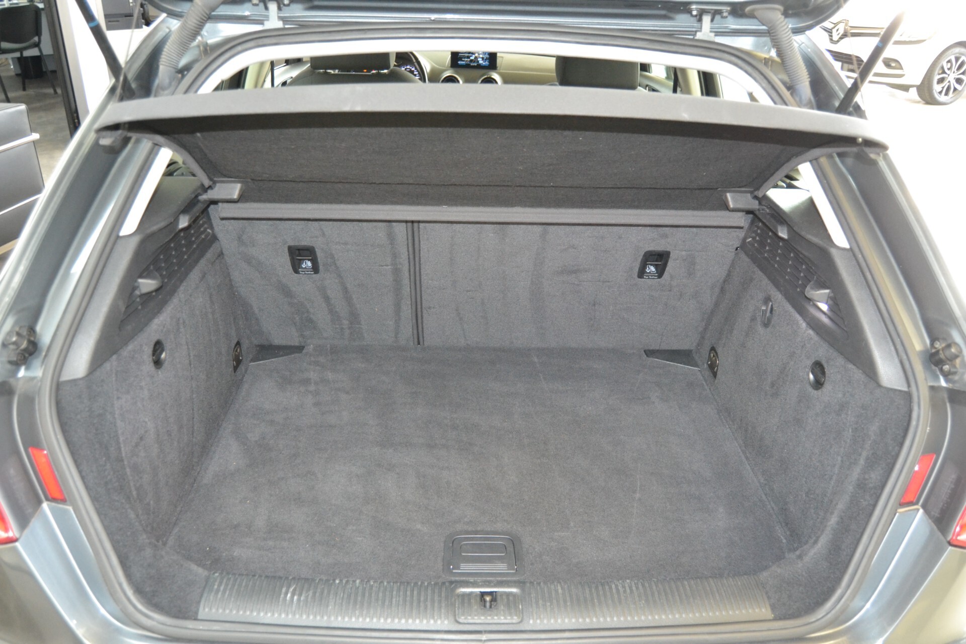 Audi A3 SPB 1.6 TDI S Tronic Sport Navi/Xenon/C.Auto