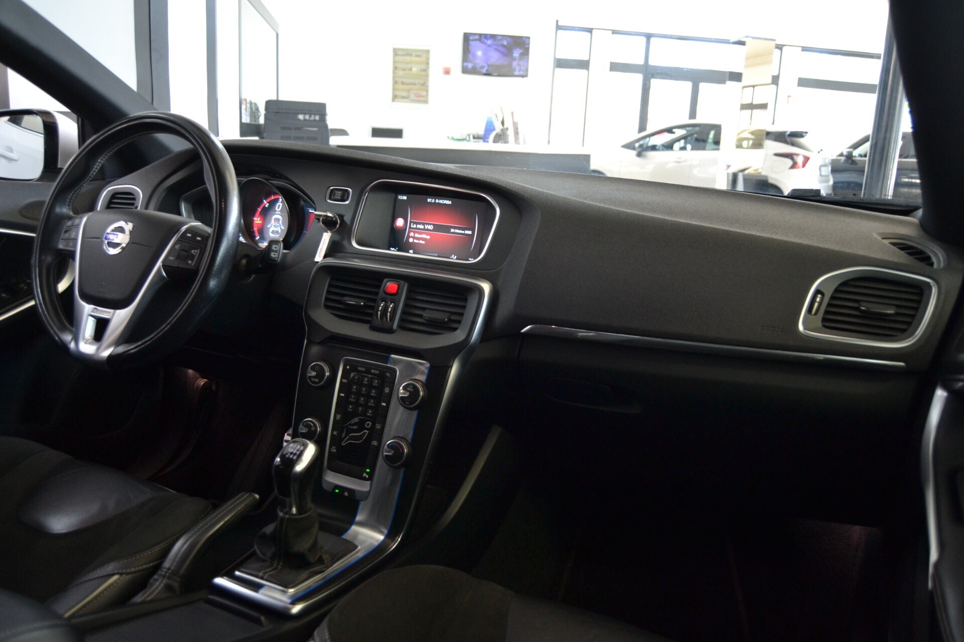 Volvo V40 D2 1.6 R-Design UniPro/Navi/Xenon/Cruse/Pelle