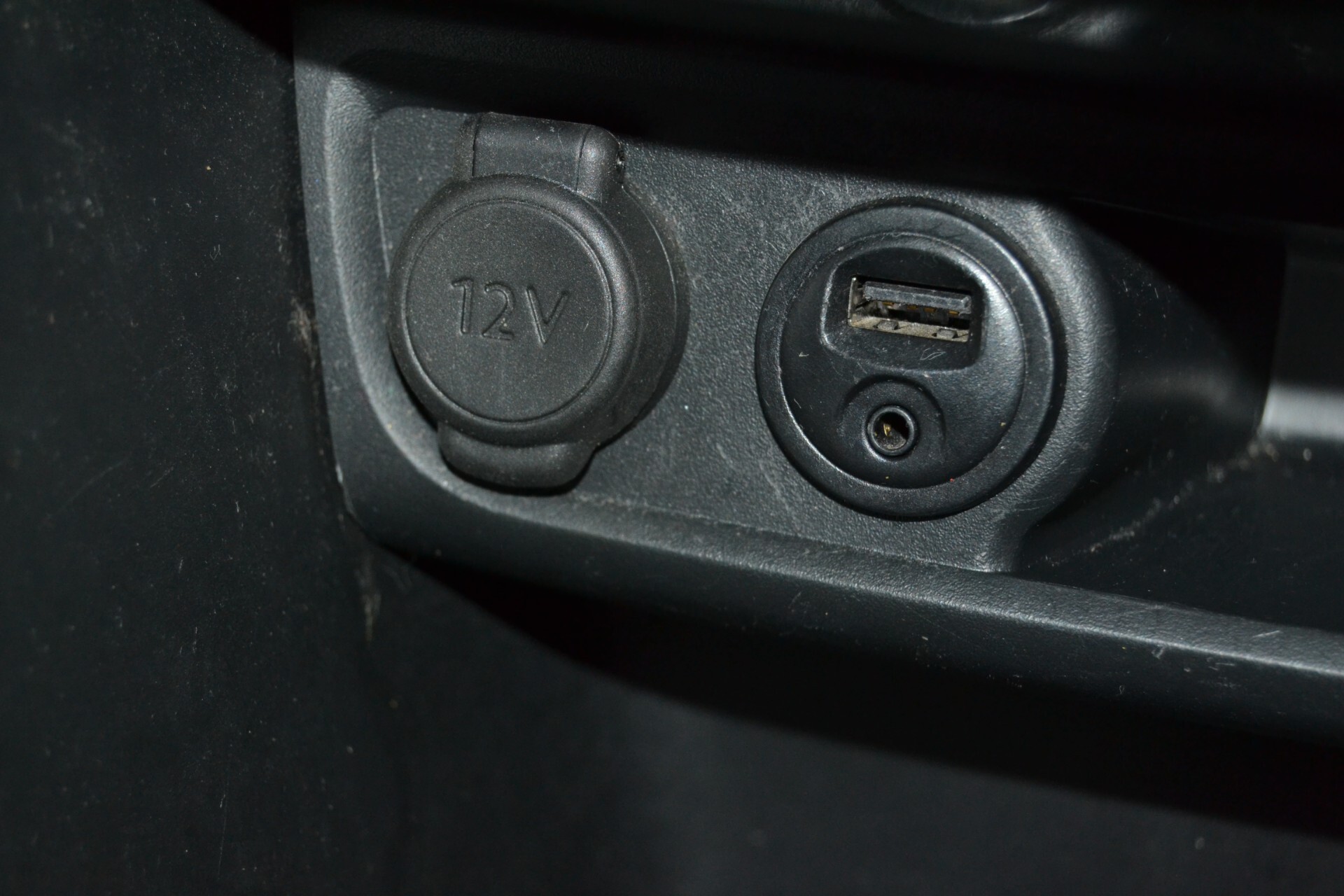 Peugeot 208 BlueHDi 75 5P Allure Navi/UniPRO/KMDOC