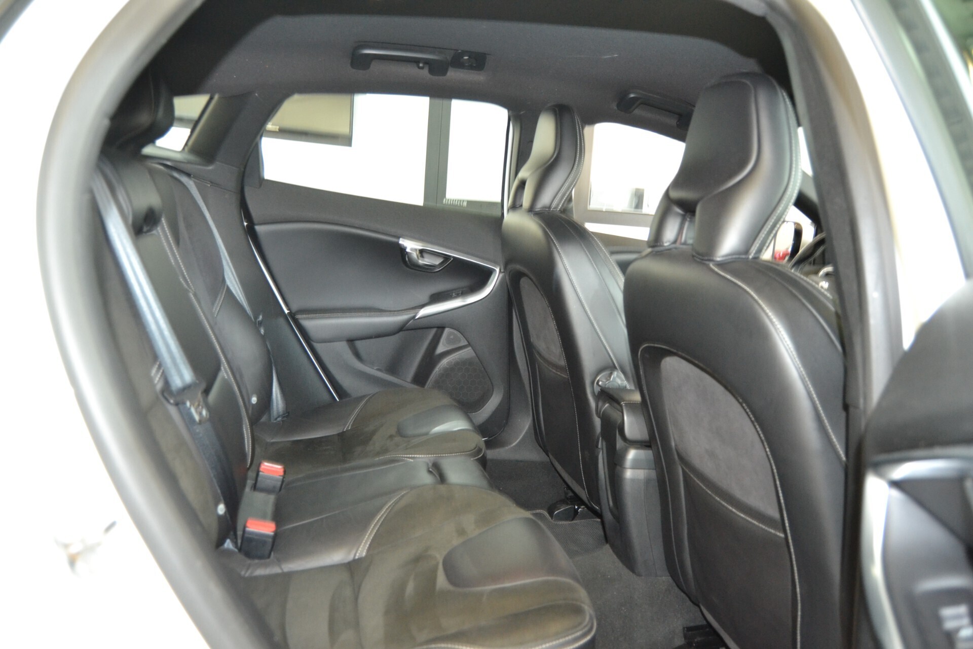 Volvo V40 D2 1.6 R-Design UniPro/Navi/Xenon/Cruse/Pelle