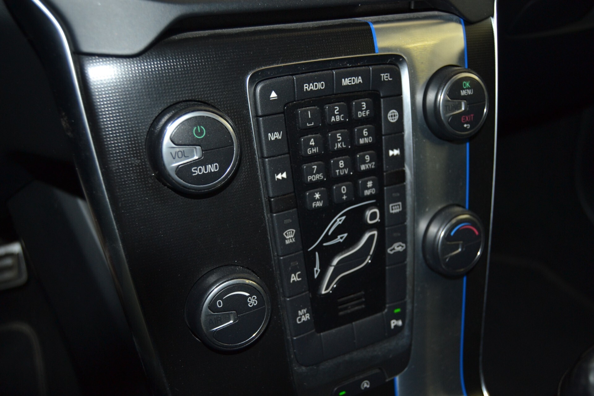 Volvo V40 D2 1.6 R-Design UniPro/Navi/Xenon/Cruse/Pelle