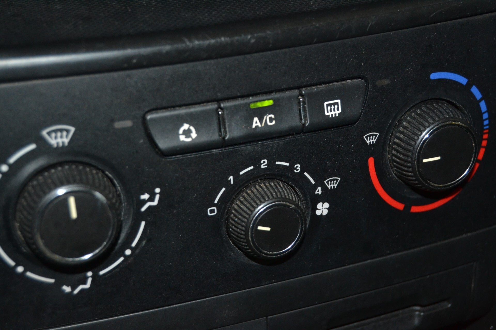 Peugeot 207 1.4 8V 75CV 5p. X Line ECO GPL