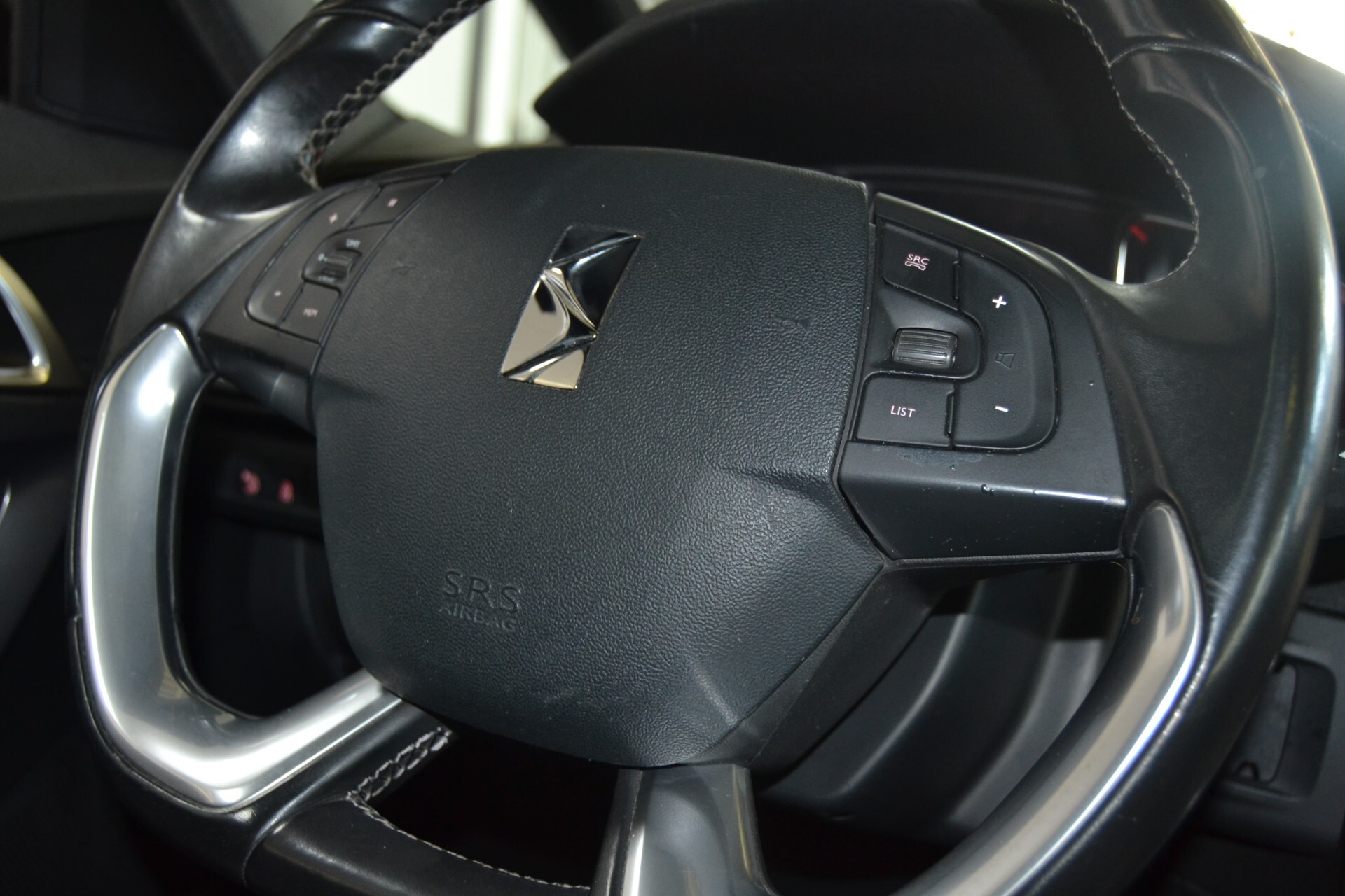 CITROEN DS5 1.6 BlueHDi 120 Tetto/Navi/Led/Alcantara