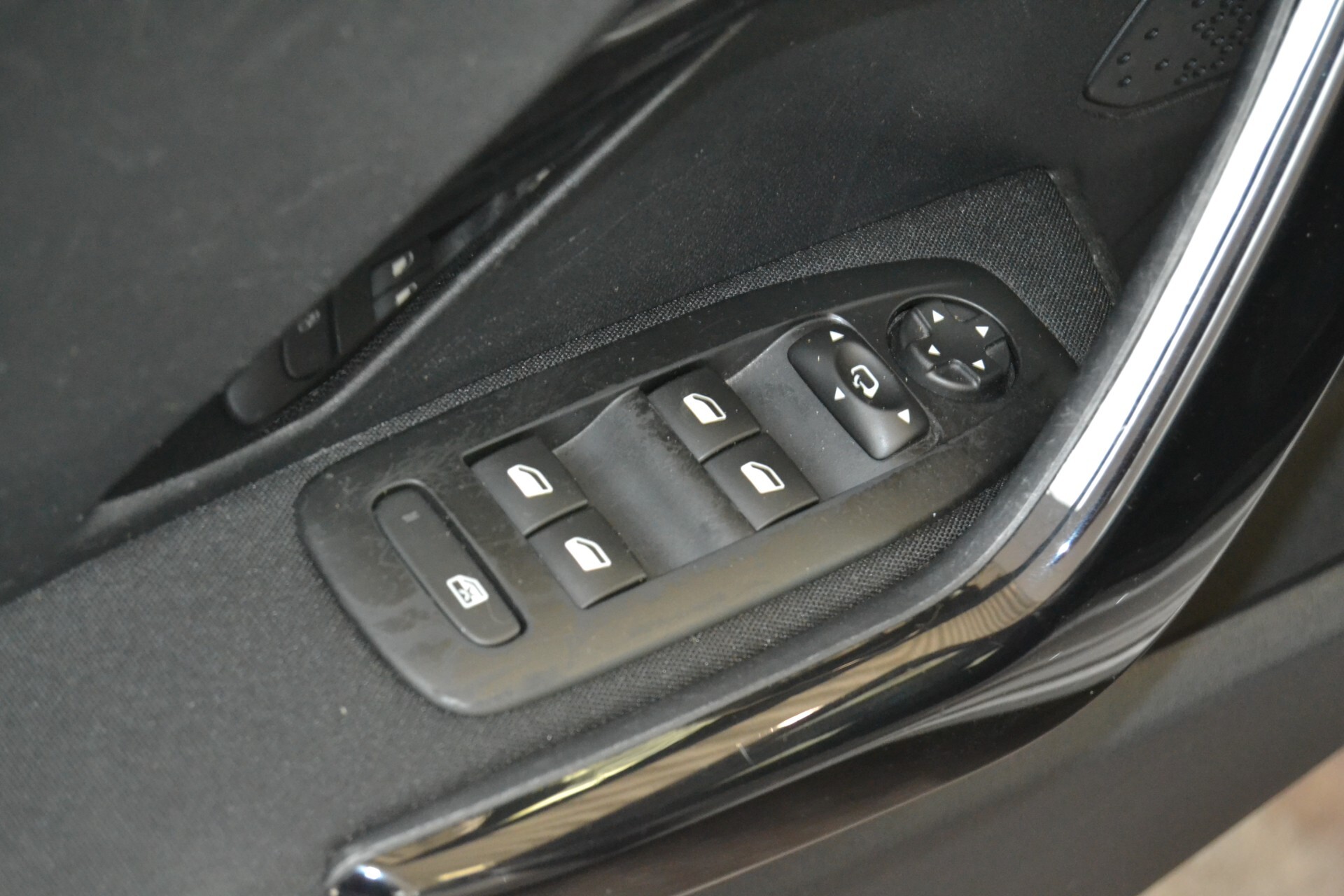 Peugeot 208 BlueHDi 75 5P Allure Navi/UniPRO/KMDOC