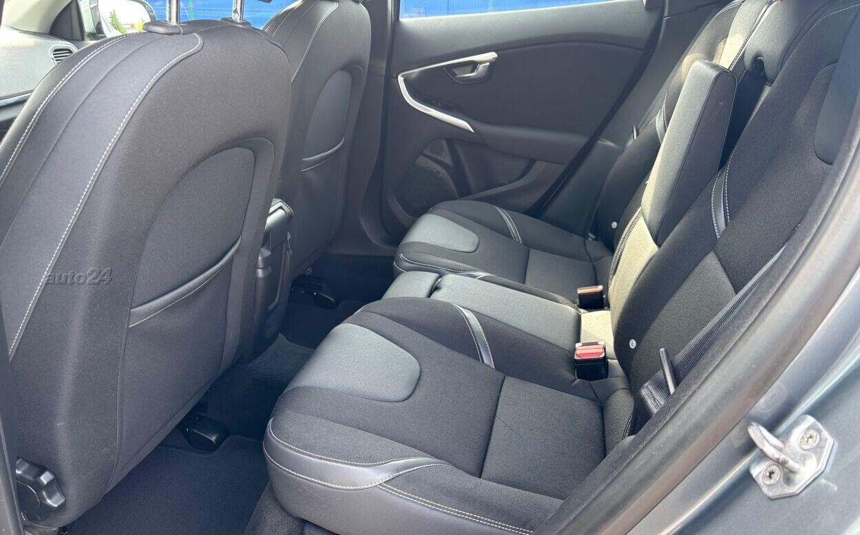 Volvo V40 1.6D2 115CV Momentum UniPro/Navi/Cruise