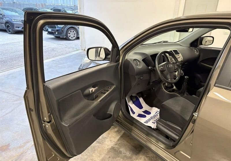 Toyota Urban Cruiser 1.4 D-4D 90CV 4WD Lounge X UNICA 