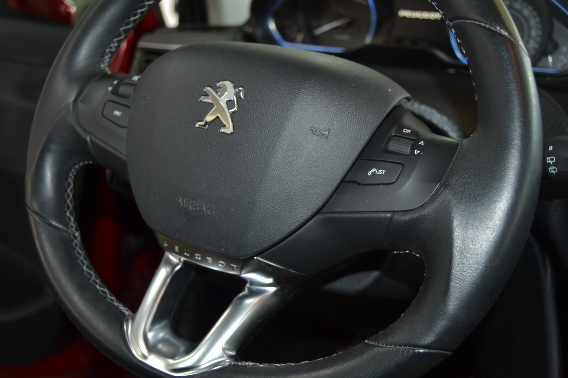 Peugeot 2008 BlueHDi 100Cv Allure Navi/Cruise/PDK