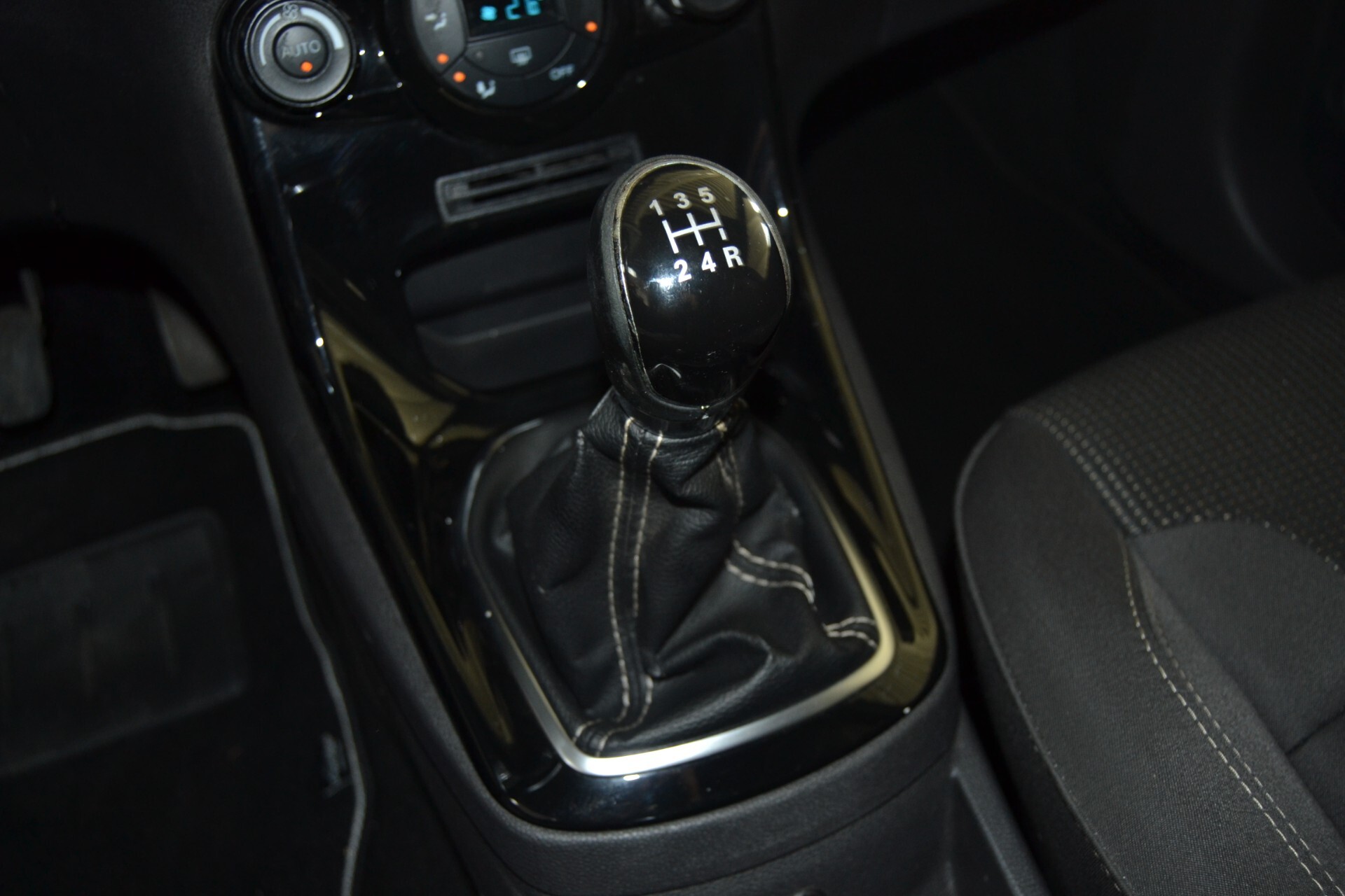 Ford Fiesta 1.5 TDCi 75CV 5P Titanium Navi/Xenon