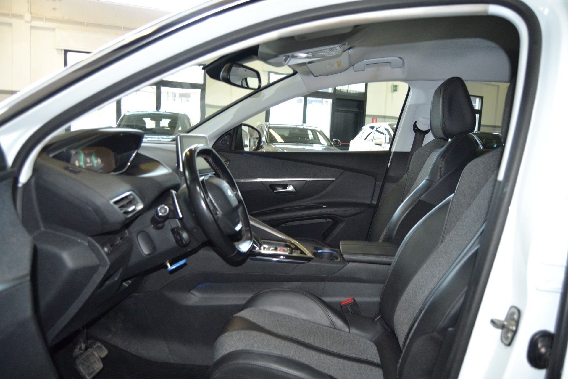 Peugeot 3008 BlueHDi 120 EAT6 Allure Navi/Cruise/KMDOC