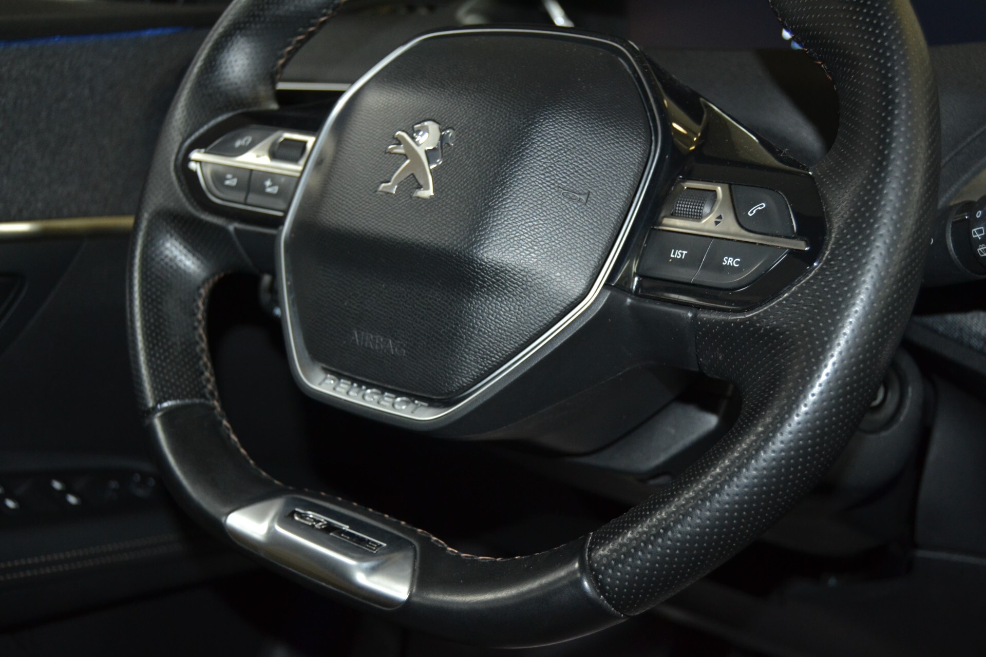 Peugeot 3008 BlueHDi 130CV GT-Line Navi/Pelle/Xenon/UNIPRO