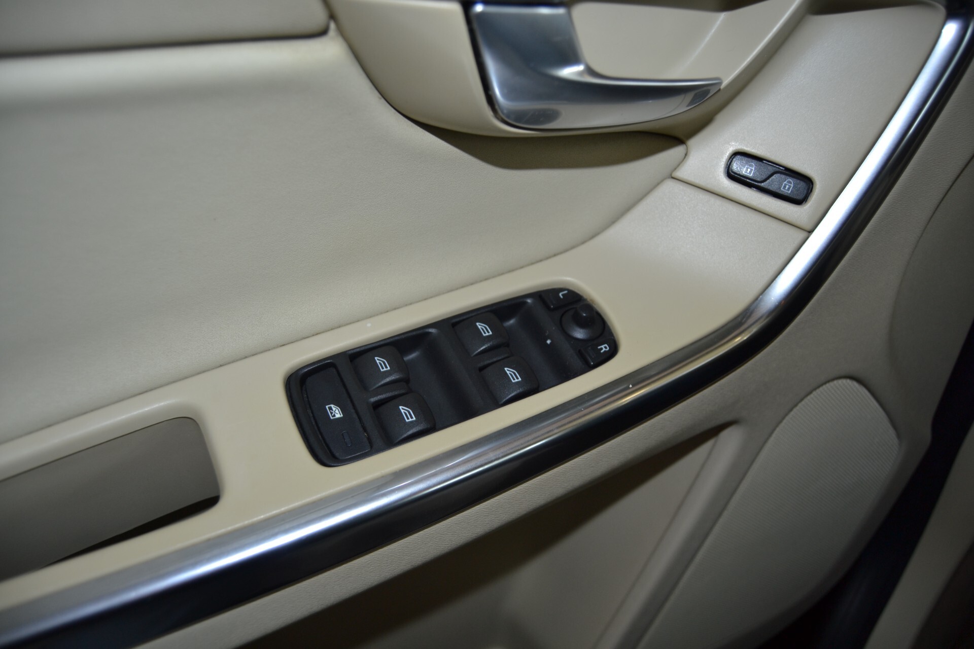 Volvo XC60 2.0 D3 Momentum KMDOC/Fatture/Tagliandi