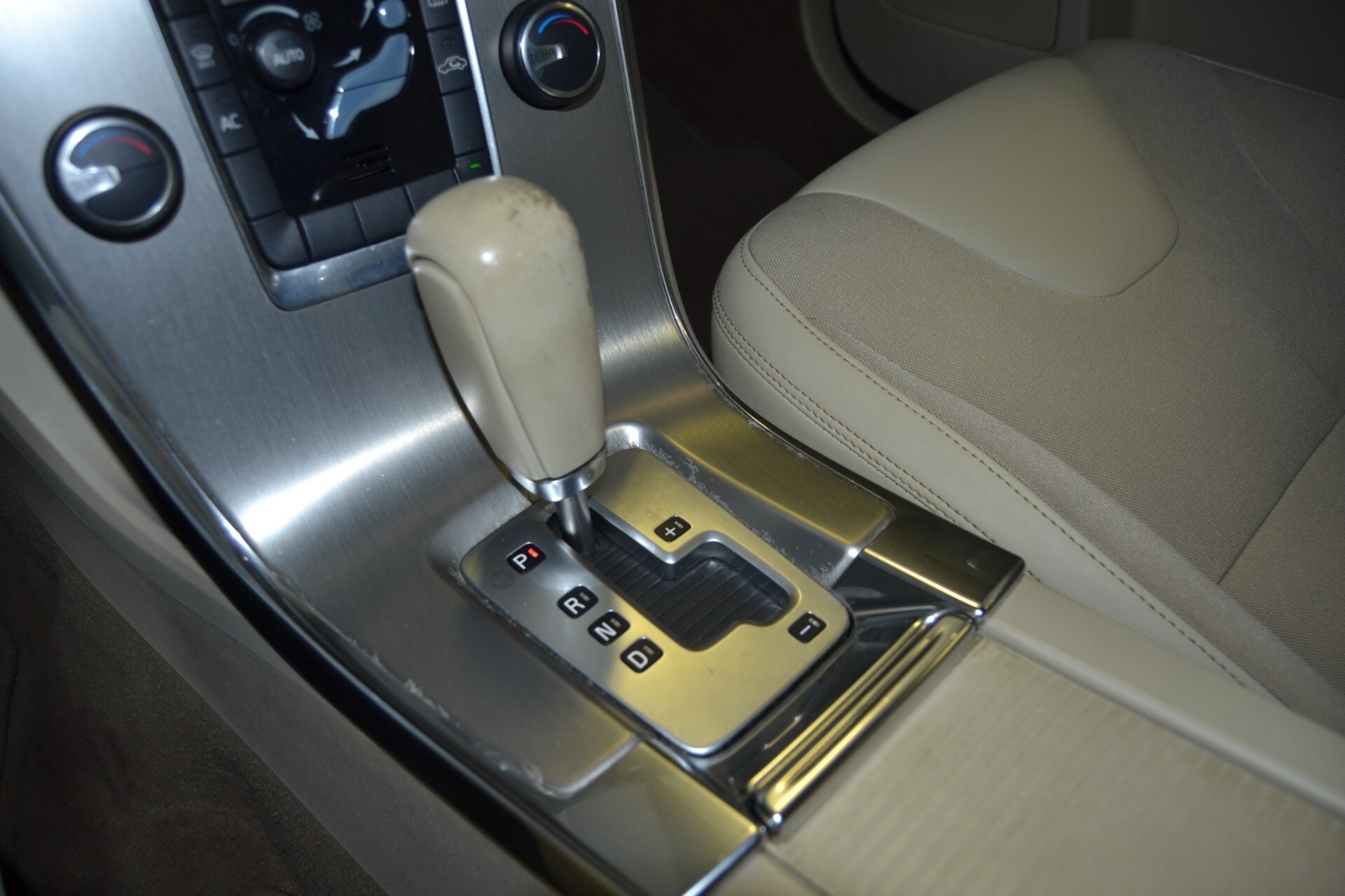 Volvo XC60 2.0 D3 Momentum KMDOC/Fatture/Tagliandi