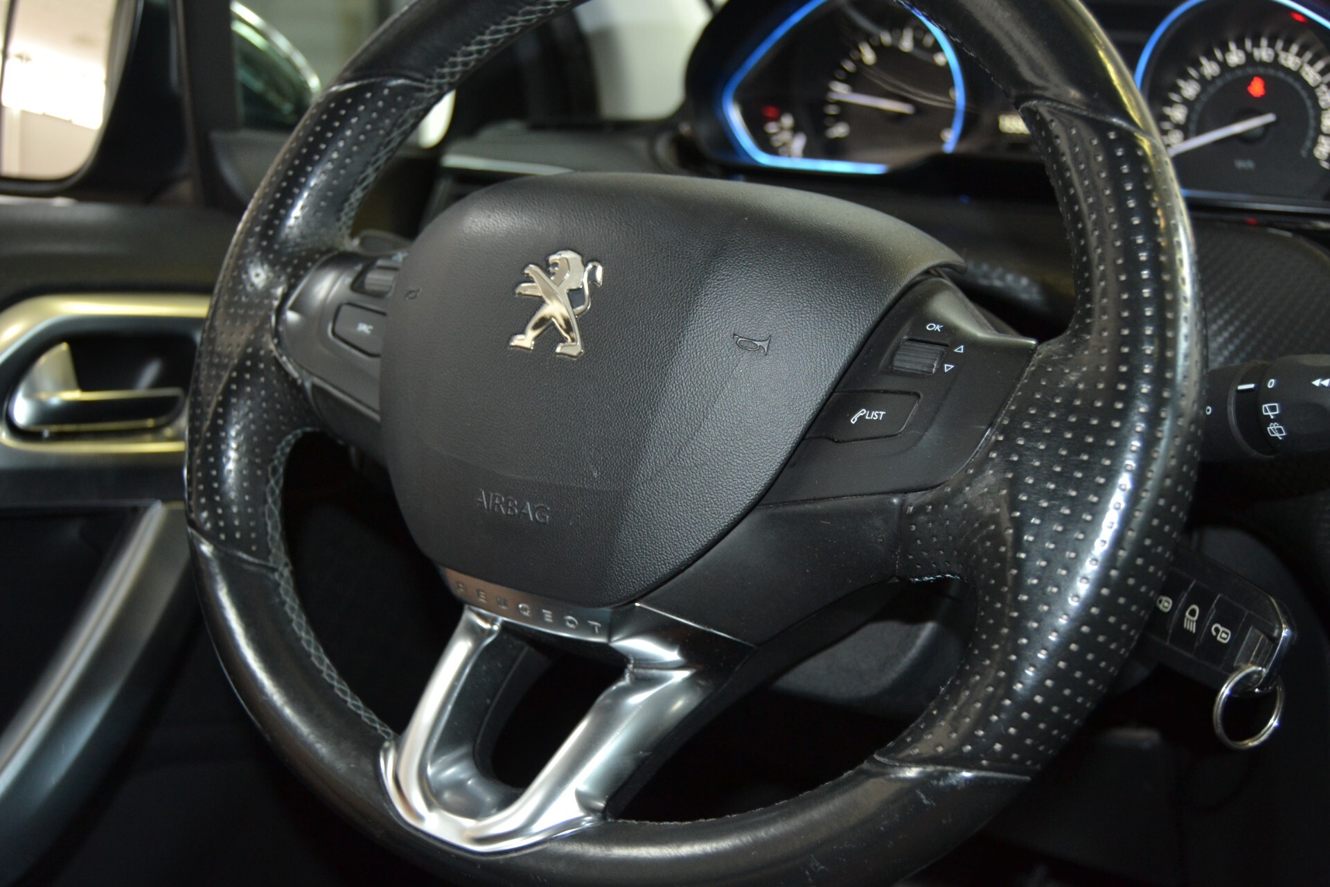 Peugeot 2008 BlueHDi 120 CV Crossway Tetto/Navi