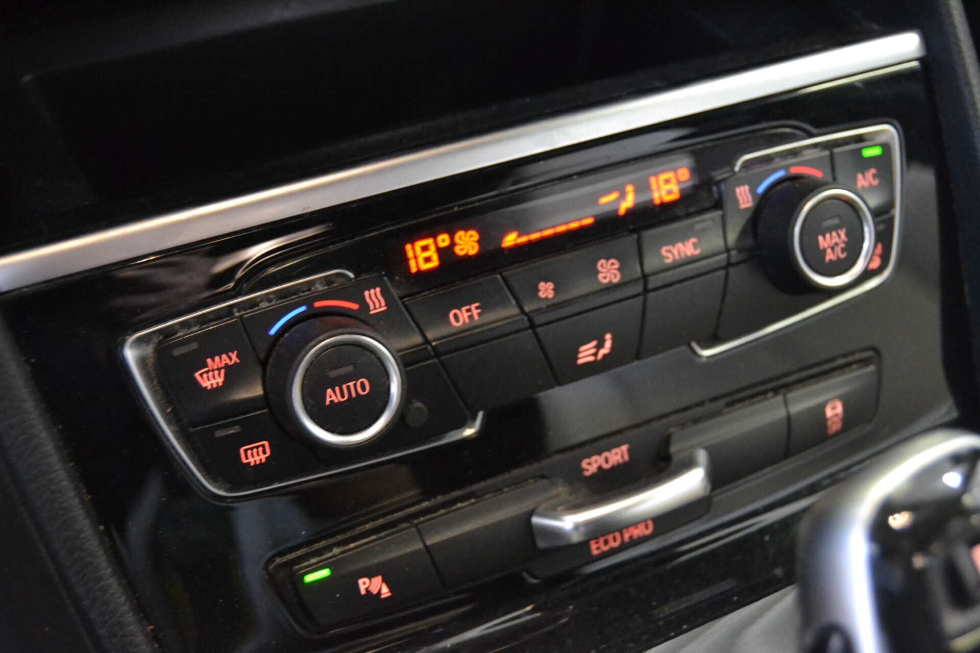 Bmw 216D ActiveTourer Luxury Auto/Navi/Pelle/Xenon