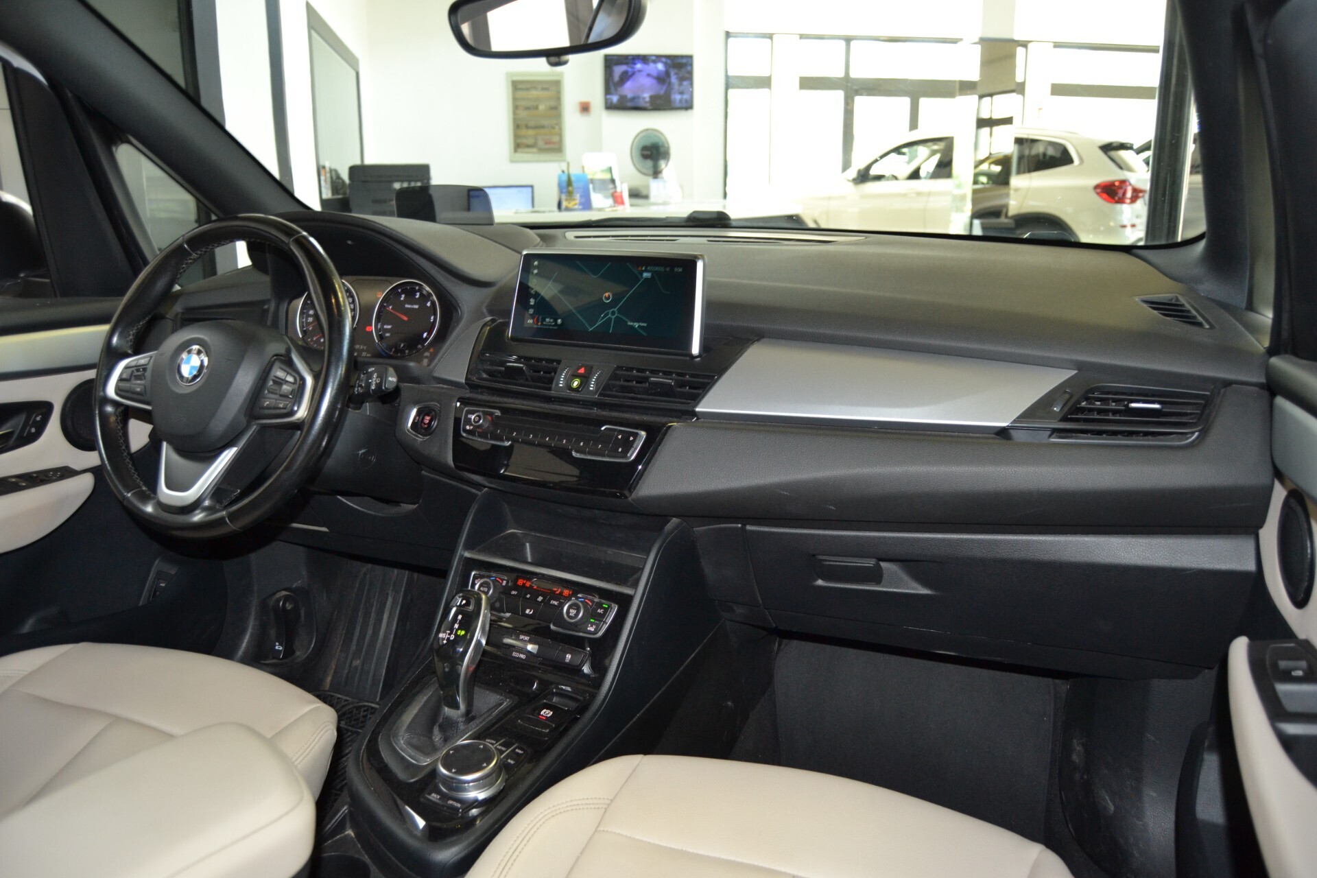Bmw 216D ActiveTourer Luxury Auto/Navi/Pelle/Xenon