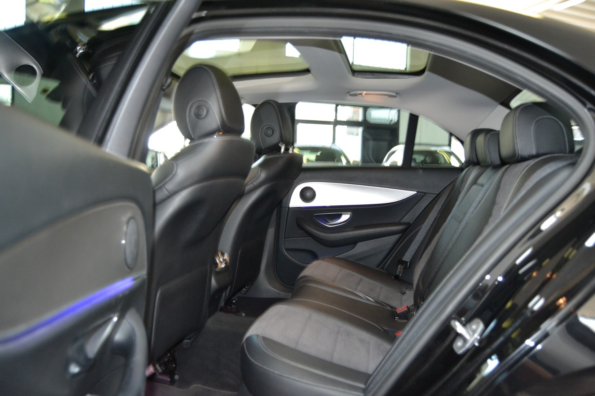 Mercedes E 220D Premium TETTO/Navi/Pelle/9G