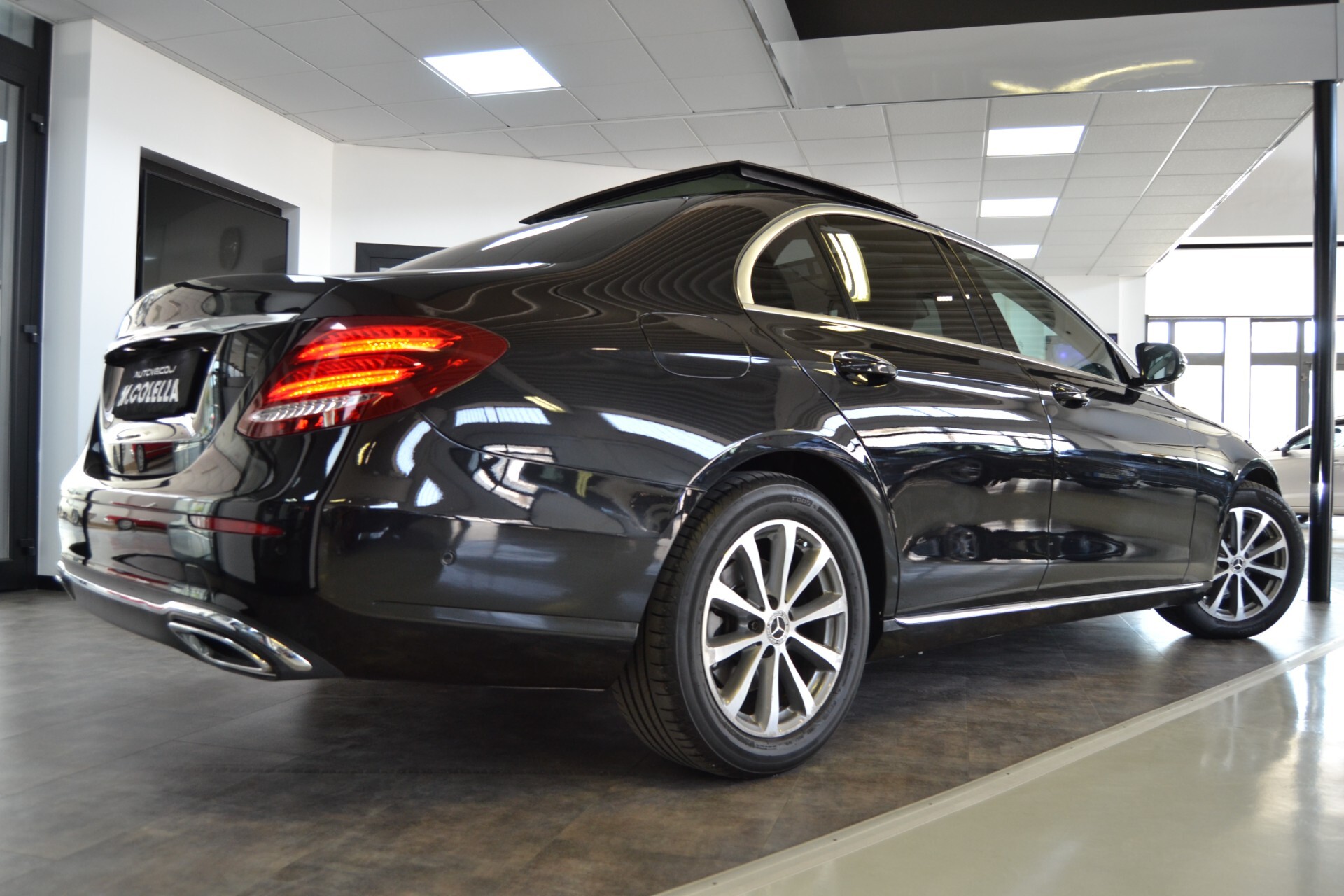 Mercedes E 220D Premium TETTO/Navi/Pelle/9G