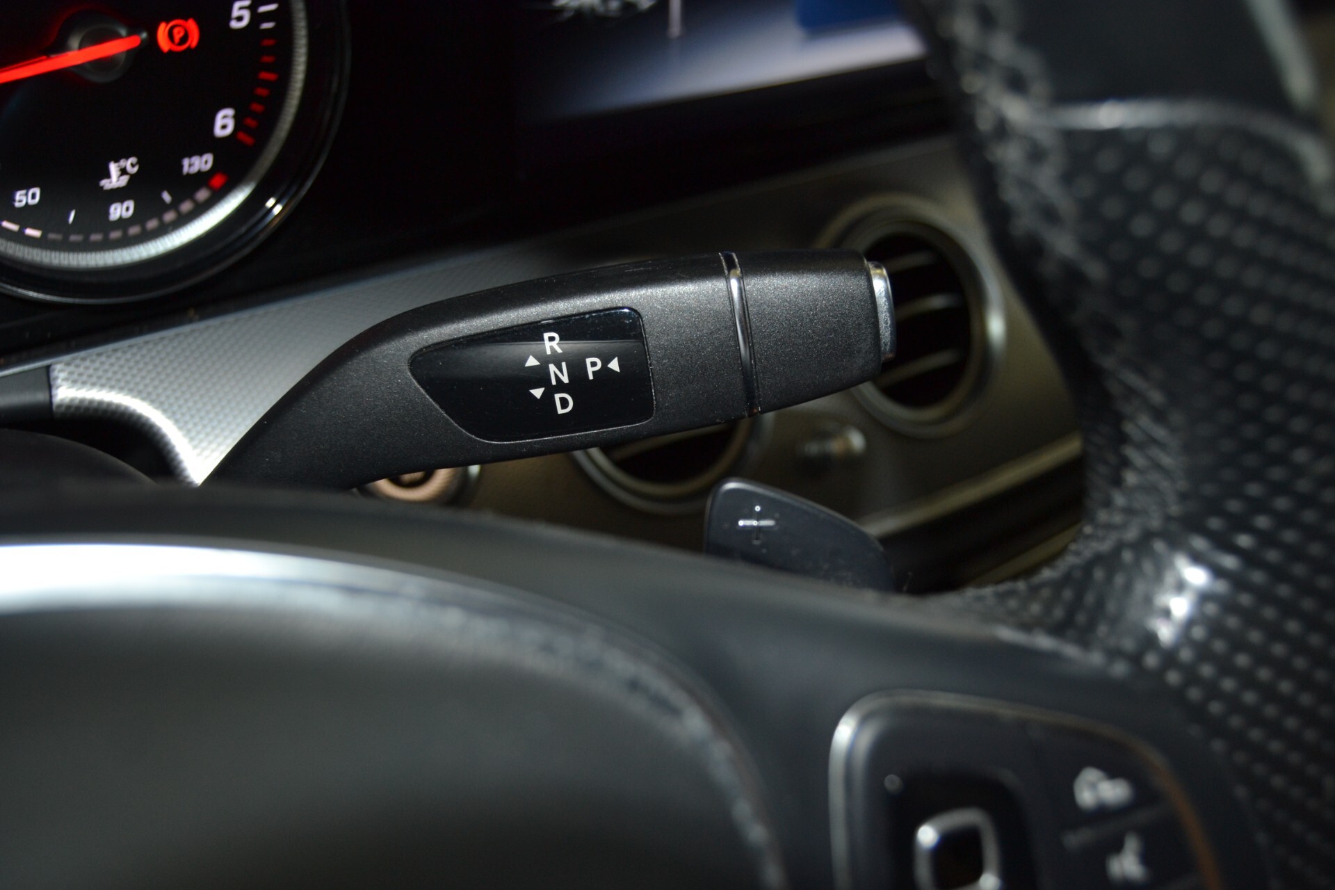 Mercedes E 220D Premium TETTO/Navi/Pelle/9G