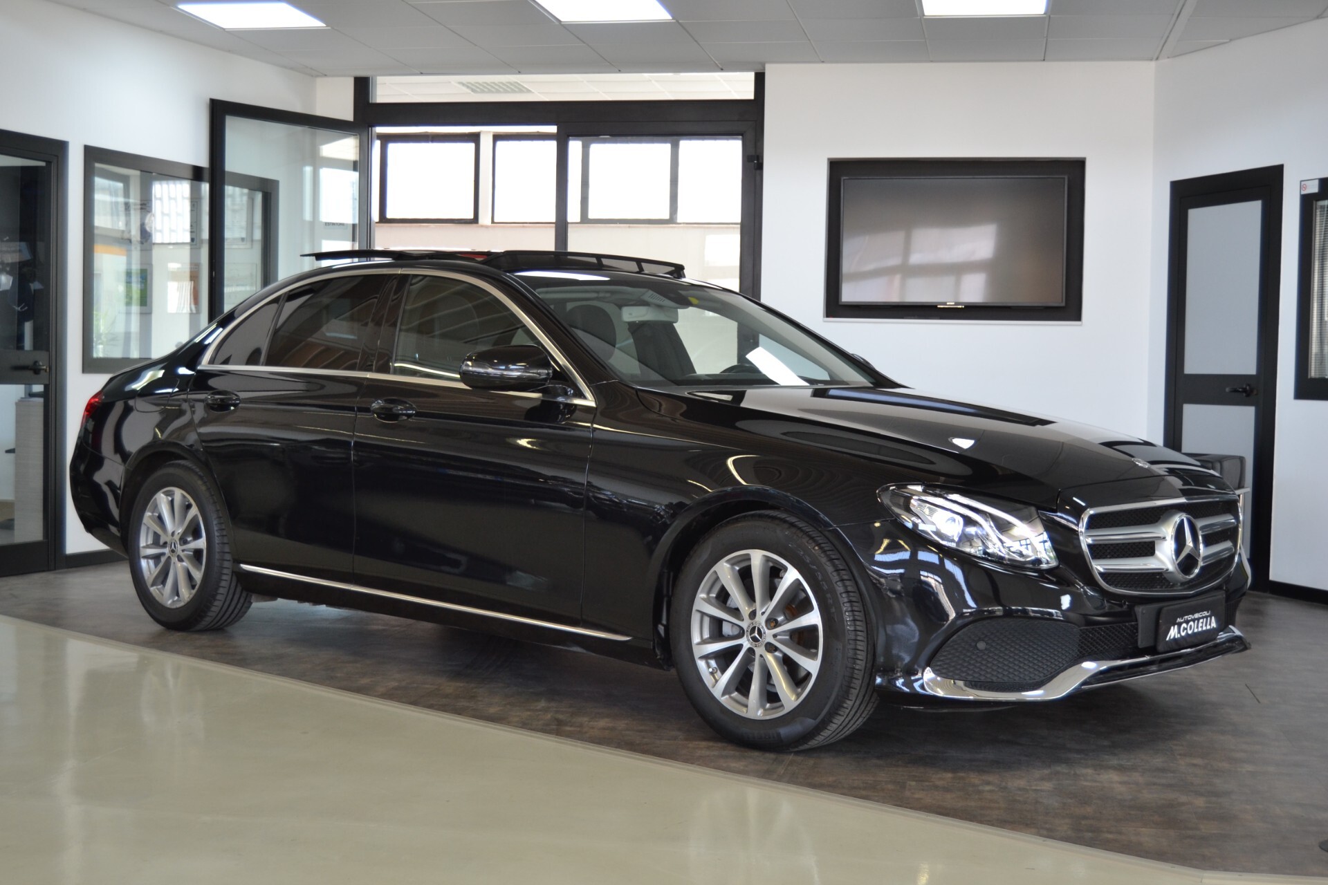 Mercedes E 220D Premium TETTO/Navi/Pelle/9G