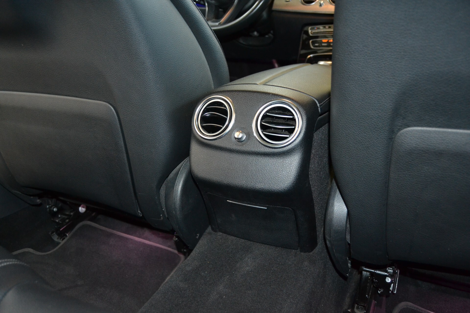 Mercedes E 220D Premium TETTO/Navi/Pelle/9G