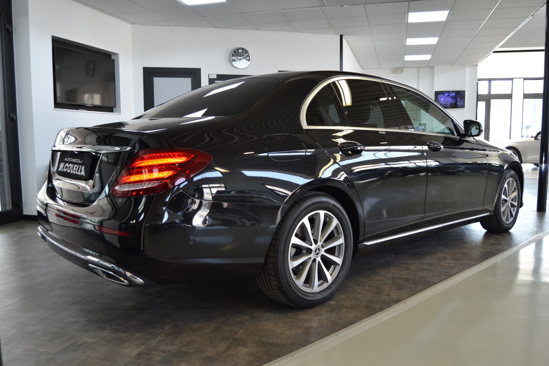 Mercedes E 220D Premium TETTO/Navi/Pelle/9G