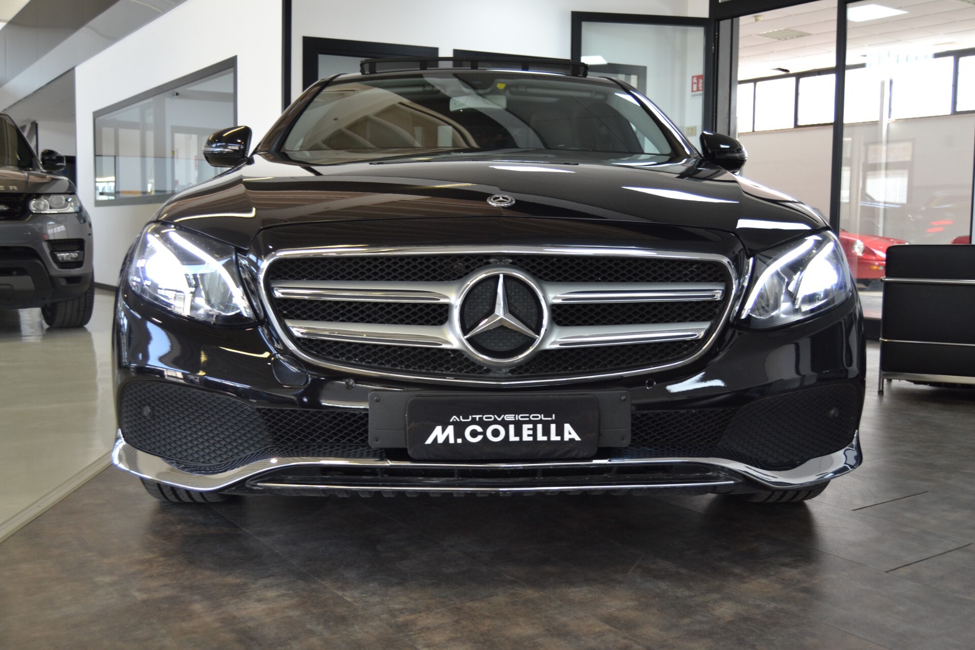 Mercedes E 220D Premium TETTO/Navi/Pelle/9G