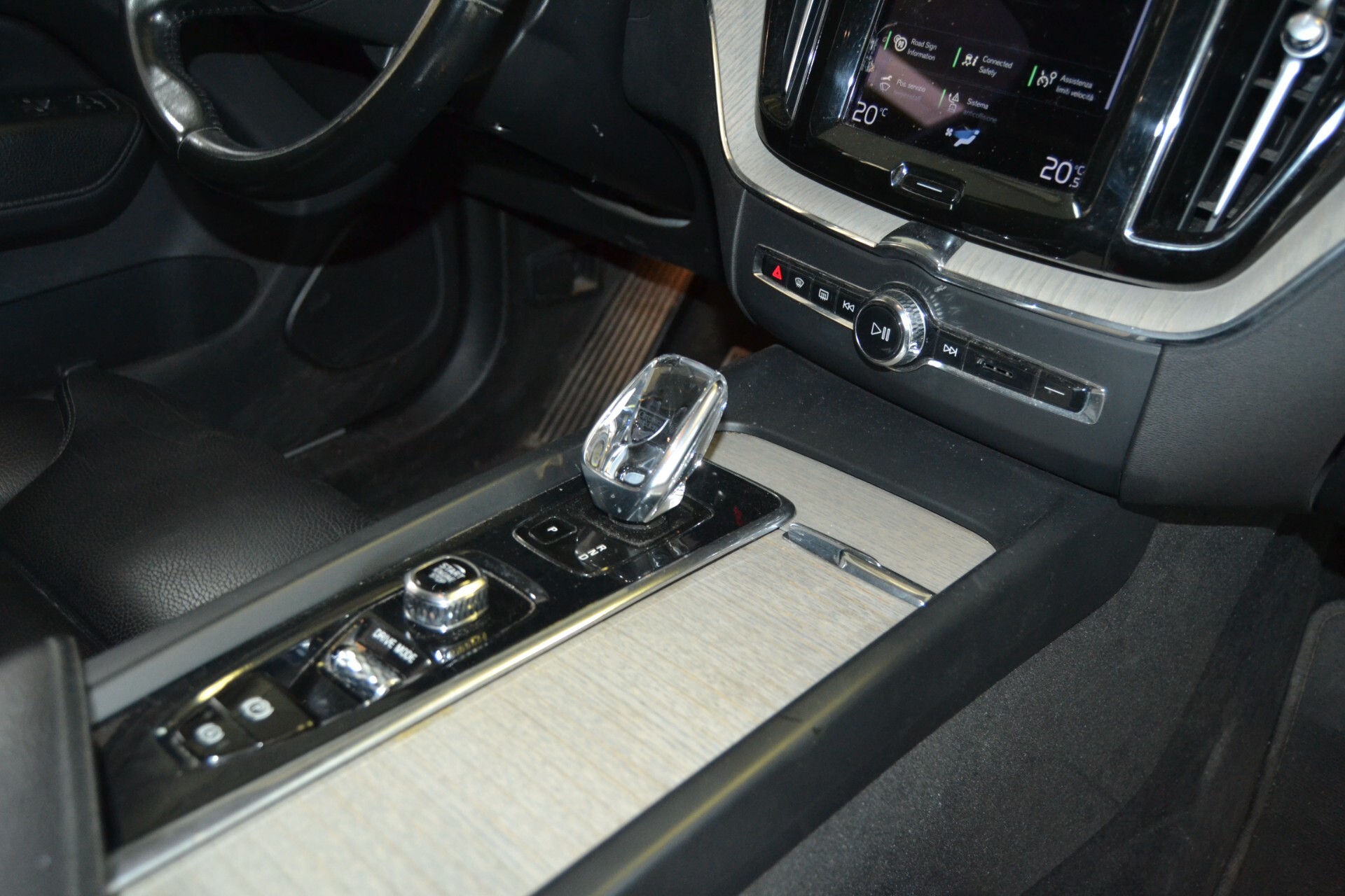 Volvo XC60 2.0D AWD Auto/navi/Pelle/led/KMDOC