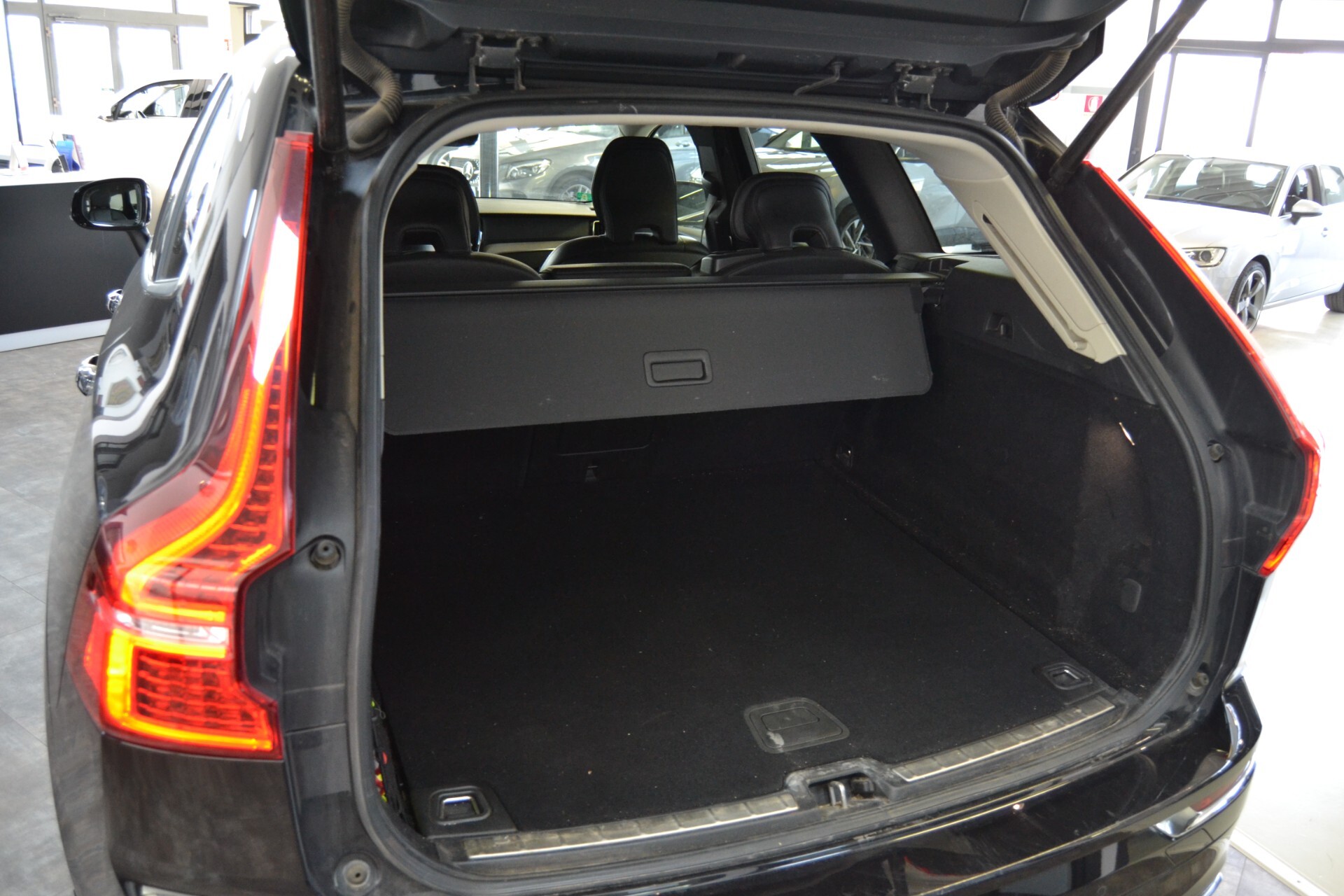 Volvo XC60 2.0D AWD Auto/navi/Pelle/led/KMDOC