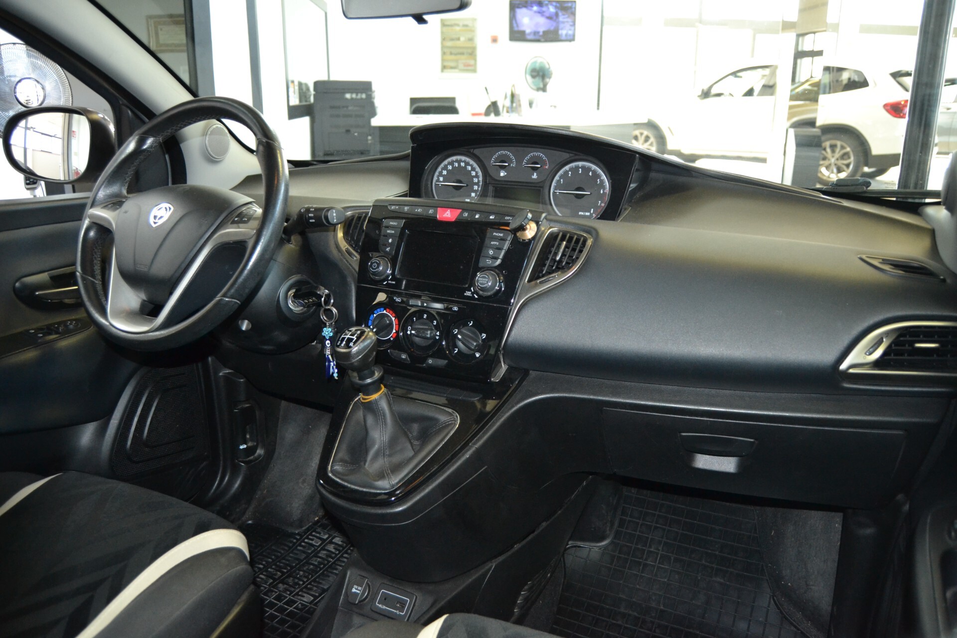 Lancia Ypsilon 1.2 69 CV 5 porte GPL Ecochic Gold