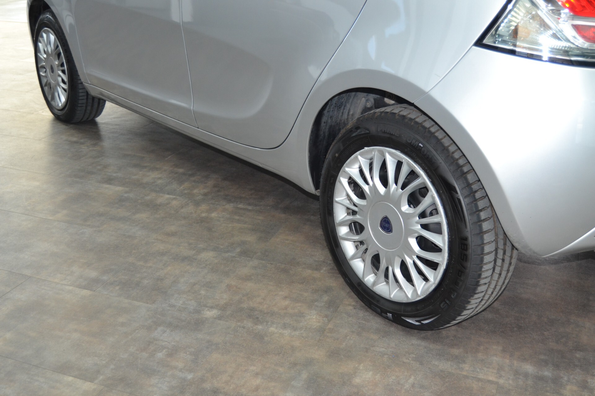 Lancia Ypsilon 1.2 69 CV 5 porte GPL Ecochic Gold