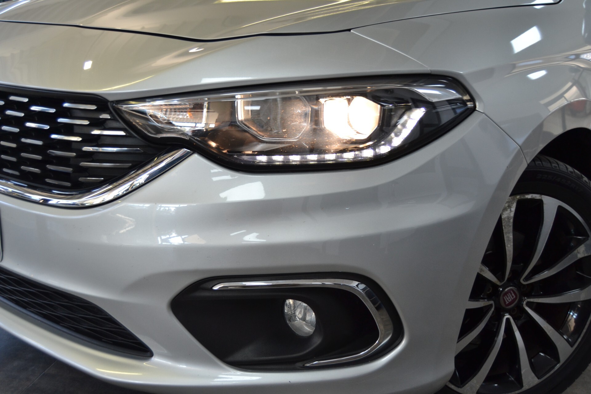 Fiat Tipo 1.6 MJT 120CV Lounge UniPro/Cruise/KMDOC
